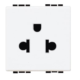 N4126 Bticino LivingLight Силовая розетка 2К З. 16А. универсального стандарта. цвет белый