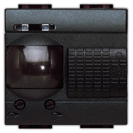 L4432 Bticino LivingLight. Приёмник с пассивным ИК датчиком движения с селектором О-А-I — 230В. 2 модуля