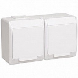 Розетка двойная ИЭК Гермес открытой установки IP44 с з/к с крышкой белый РСб22-3-ГЧ